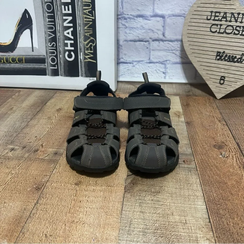 Teva Forebay men’s brown hiking sandals size 8